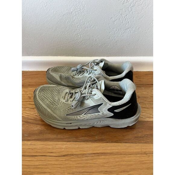 Altra Athletic Shoes in Light Gray and Black - Picture 2 of 8
